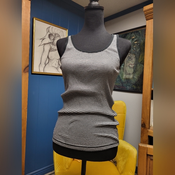 Uniqlo Striped Tank Size S - Picture 1 of 6